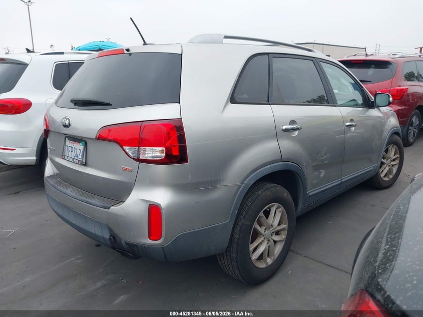 2015 Kia Sorento VIN 5XYKT4A69FG567742 IAAI salvage auction — LEFT SIDE, Salvage Title, sold $925 on 2026-07-08 (photo 4)