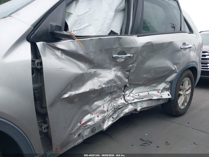 2015 Kia Sorento VIN 5XYKT4A69FG567742 IAAI salvage auction — LEFT SIDE, Salvage Title, sold $925 on 2026-07-08 (photo 6)