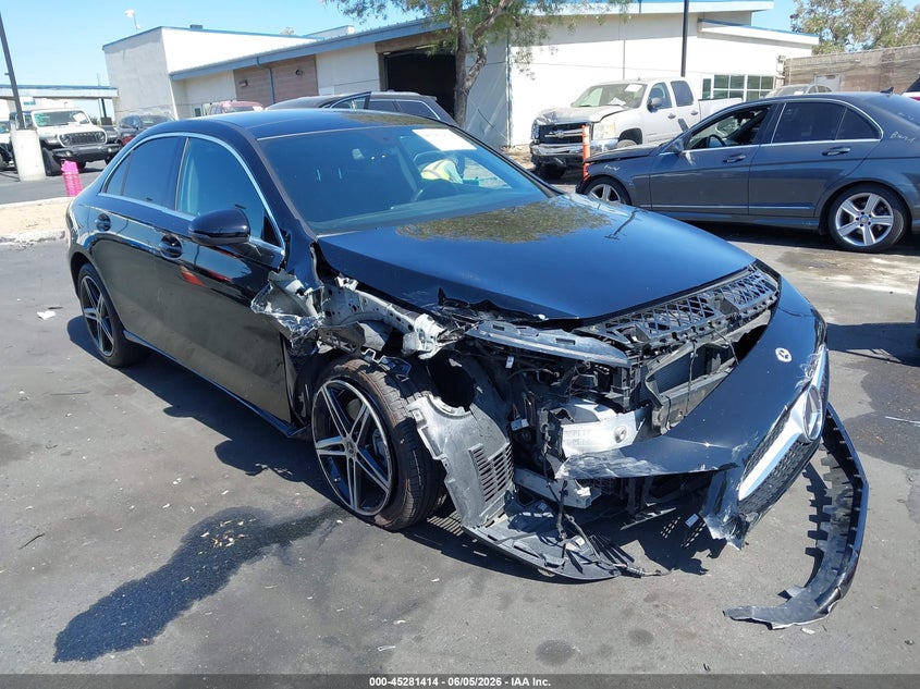2019 Mercedes-benz VIN WDD3G4EB5KW017294 IAAI salvage auction — FRONT END, Salvage Title, sold $5,650 on 2026-08-14 (photo 6)