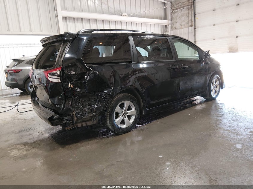 2020 Toyota Sienna VIN 5TDKZ3DC3LS052132 IAAI salvage auction — REAR END, Salvage Title, sold $3,800 on 2026-07-24 (photo 4)