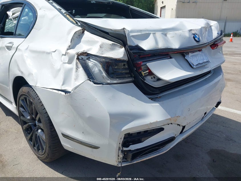 2022 BMW 7er VIN WBA7T2C06NCJ08509 IAAI salvage auction — ROLLOVER, Salvage Title, sold $9,600 on 2026-07-28 (photo 6)