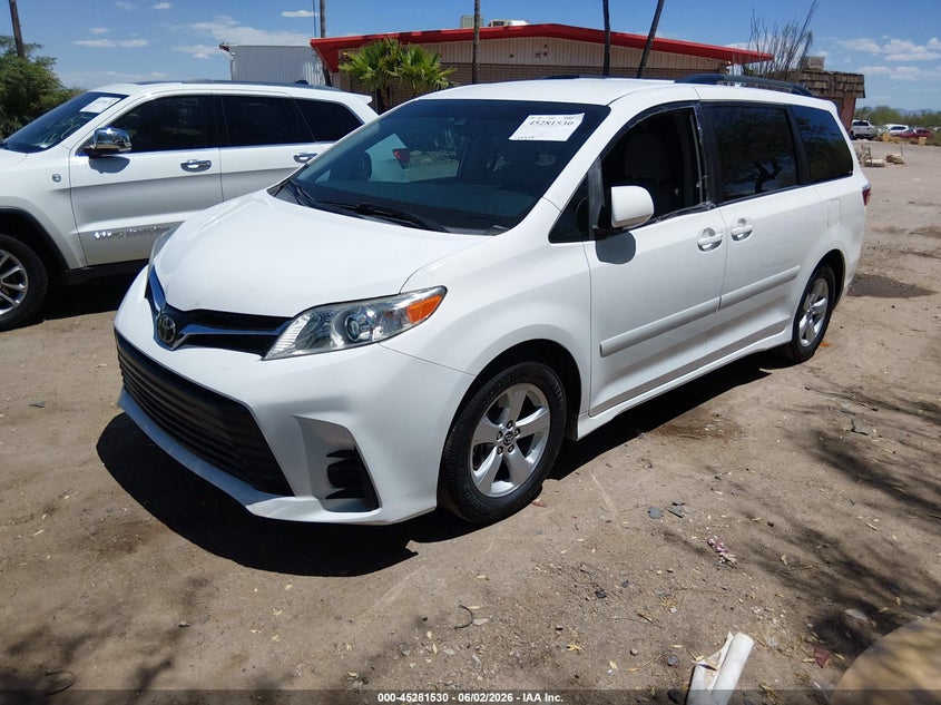 2020 Toyota Sienna VIN 5TDKZ3DC6LS049984 IAAI salvage auction — LEFT SIDE, Salvage Title, sold $7,700 on 2026-08-20 (photo 2)
