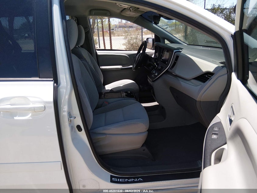 2020 Toyota Sienna VIN 5TDKZ3DC6LS049984 IAAI salvage auction — LEFT SIDE, Salvage Title, sold $7,700 on 2026-08-20 (photo 5)