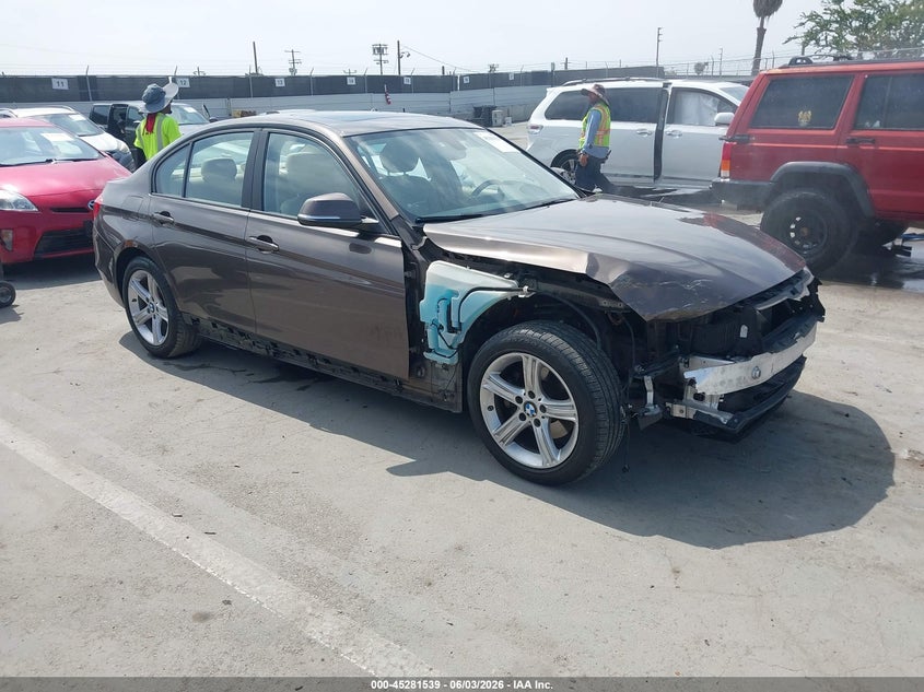 2013 BMW 3er VIN WBA3B3C56DF540498 IAAI salvage auction — FRONT END, Salvage (California), sold $875 on 2026-07-29 (photo 1)