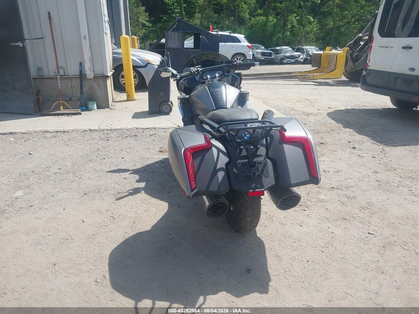 2019 BMW K 1600 VIN WB10F5302KZG18331 IAAI salvage auction — FRONT END, Salvage Title, sold $25 on 2026-07-21 (photo 6)