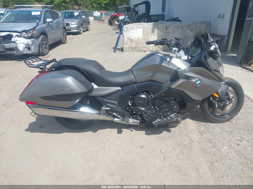 2019 BMW K 1600 VIN WB10F5302KZG18331 IAAI salvage auction — FRONT END, Salvage Title, sold $25 on 2026-07-21 (photo 8)