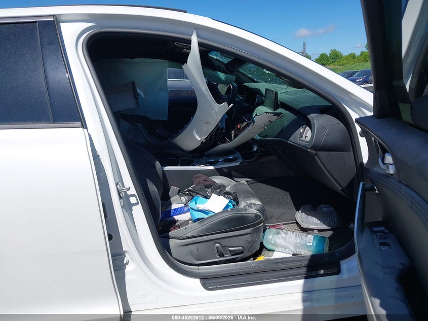 2022 Kia Stinger VIN KNAE45LC7N6108257 IAAI salvage auction — BIO HAZARD, Salvage Title, sold $1,850 on 2026-07-16 (photo 5)