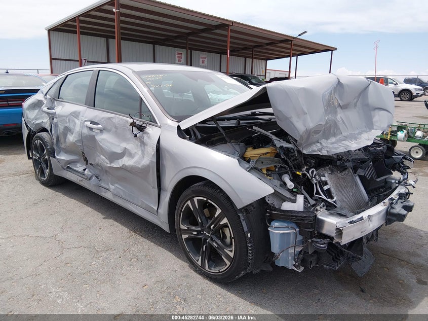2022 Kia K5 VIN 5XXG64J26NG135123 IAAI salvage auction — FRONT END, Salvage Title, sold $1,350 on 2026-07-08 (photo 1)