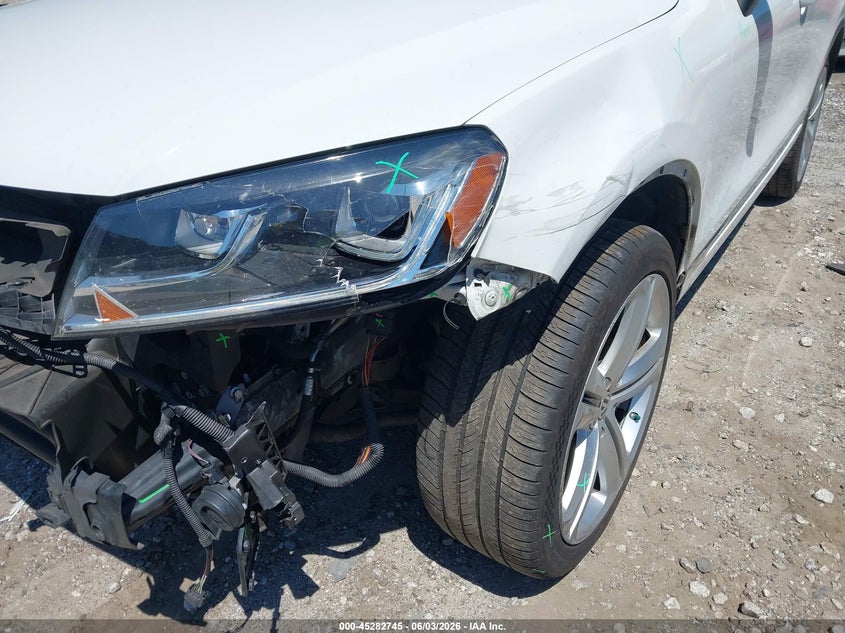 2017 Volkswagen Touareg VIN WVGGF7BP3HD006259 IAAI salvage auction — FRONT END, Salvage (Georgia), sold $3,325 on 2026-07-31 (photo 6)