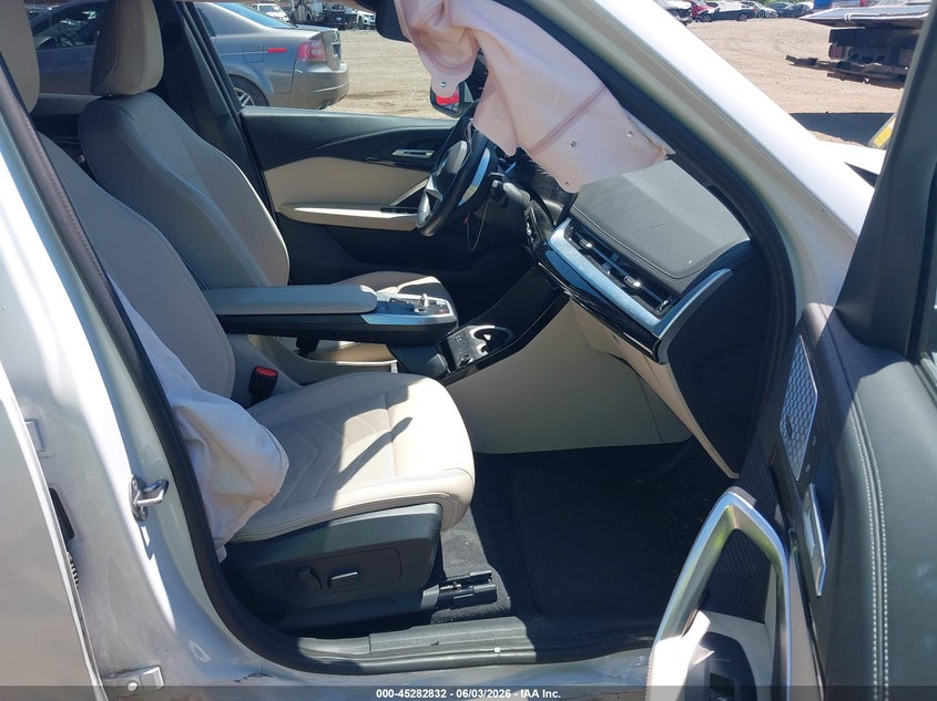 2024 BMW X1 VIN WBX73EF08R5Z52838 IAAI salvage auction — LEFT & RIGHT, Salvage Title, sold $10,300 on 2026-08-19 (photo 5)