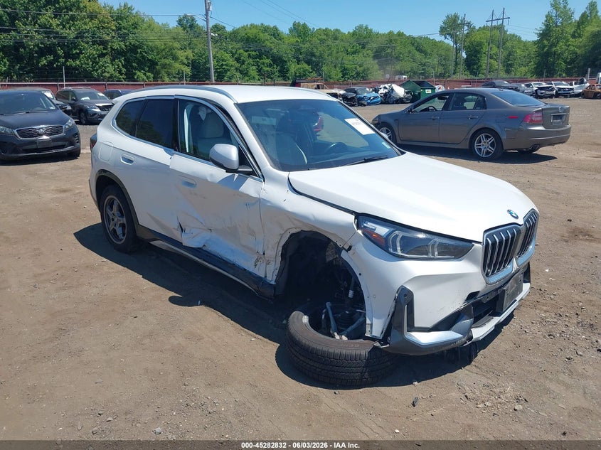 2024 BMW X1 VIN WBX73EF08R5Z52838 IAAI salvage auction — LEFT & RIGHT, Salvage Title, sold $10,300 on 2026-08-19 (photo 6)