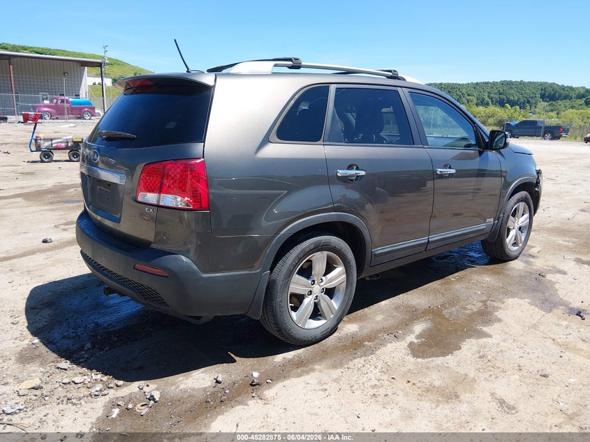 2013 Kia Sorento VIN 5XYKUDA65DG327940 IAAI salvage auction — FRONT END, Salvage (West Virginia), sold $1,000 on 2026-07-16 (photo 4)