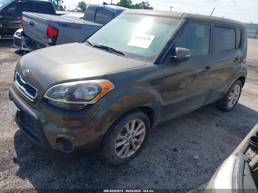 2012 Kia Soul VIN KNDJT2A68C7411474 IAAI salvage auction — NORMAL WEAR, Clear - Public Restricted (Oklahoma), sold $425 on 2026-07-07 (photo 2)