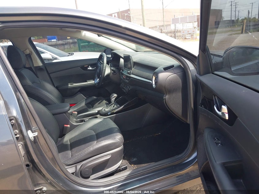 2019 Kia Forte VIN 3KPF54AD7KE056273 IAAI salvage auction — REAR END, Salvage Title, sold $2,700 on 2026-07-09 (photo 5)