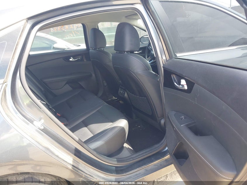 2019 Kia Forte VIN 3KPF54AD7KE056273 IAAI salvage auction — REAR END, Salvage Title, sold $2,700 on 2026-07-09 (photo 8)