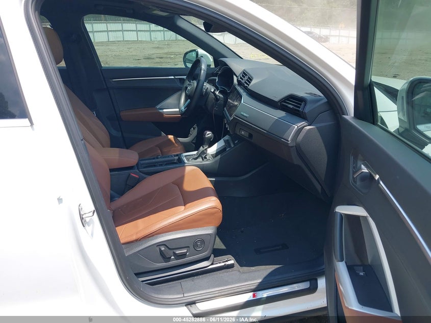 2022 Audi Q3 VIN WA1DECF30N1005538 IAAI salvage auction — FRONT END, Salvage Title, sold $10,000 on 2026-08-19 (photo 5)