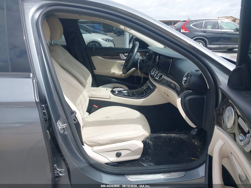 2017 Mercedes-benz E-klasse VIN WDDZF4JB1HA080742 IAAI salvage auction — HAIL, Original (Texas), sold $7,400 on 2026-07-29 (photo 5)