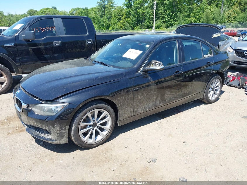 2015 BMW 3er VIN WBA3B3G56FNT68699 IAAI salvage auction — REAR END, Salvage (Massachusetts), sold $900 on 2026-07-24 (photo 2)