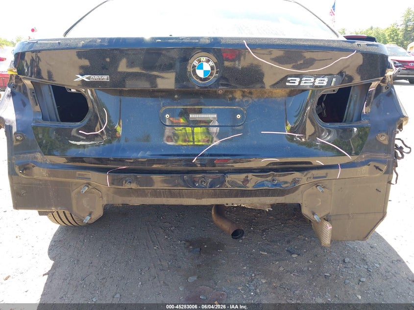 2015 BMW 3er VIN WBA3B3G56FNT68699 IAAI salvage auction — REAR END, Salvage (Massachusetts), sold $900 on 2026-07-24 (photo 6)