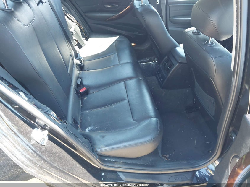 2015 BMW 3er VIN WBA3B3G56FNT68699 IAAI salvage auction — REAR END, Salvage (Massachusetts), sold $900 on 2026-07-24 (photo 8)