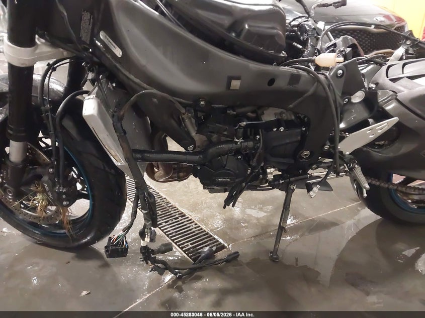 2025 Kawasaki Zx VIN JKBZXJJ19SA026700 IAAI salvage auction — ALL OVER, Salvage Title, sold $1,250 on 2026-07-16 (photo 9)