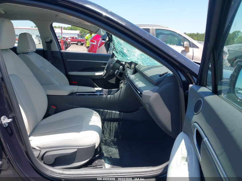 2025 Hyundai Sonata VIN KMHL64JA2SA517268 IAAI salvage auction — ROOF, Salvage Title, sold $11,025 on 2026-07-15 (photo 5)