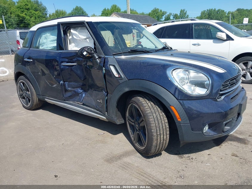 2015 Mini Countryman VIN WMWZC5C51FWP42980 IAAI salvage auction — RIGHT SIDE, Salvage (Connecticut), sold $2,500 on 2026-08-13 (photo 1)