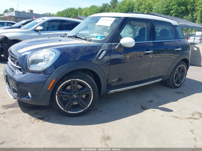 2015 Mini Countryman VIN WMWZC5C51FWP42980 IAAI salvage auction — RIGHT SIDE, Salvage (Connecticut), sold $2,500 on 2026-08-13 (photo 4)