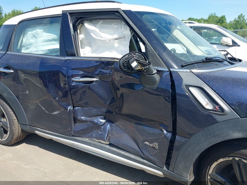 2015 Mini Countryman VIN WMWZC5C51FWP42980 IAAI salvage auction — RIGHT SIDE, Salvage (Connecticut), sold $2,500 on 2026-08-13 (photo 6)