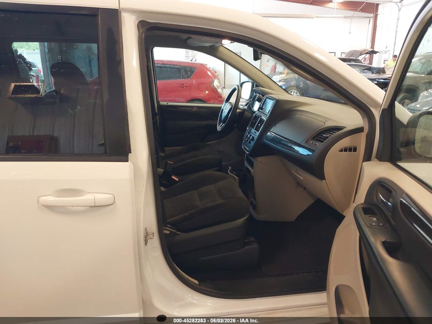 2018 Dodge Grand caravan VIN 2C4RDGBG9JR318592 IAAI salvage auction — NORMAL WEAR, Sf97 (Michigan), sold $10,100 on 2026-07-14 (photo 5)