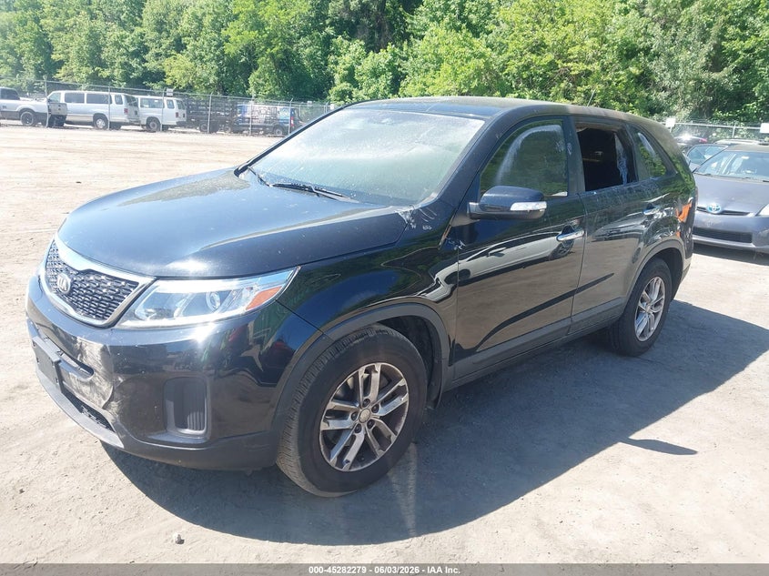 2014 Kia Sorento VIN 5XYKT3A69EG487253 IAAI salvage auction — INTERIOR BURN, Non-Repairable (Maryland), sold $50 on 2026-07-28 (photo 2)