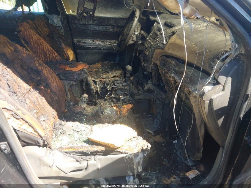 2014 Kia Sorento VIN 5XYKT3A69EG487253 IAAI salvage auction — INTERIOR BURN, Non-Repairable (Maryland), sold $50 on 2026-07-28 (photo 5)
