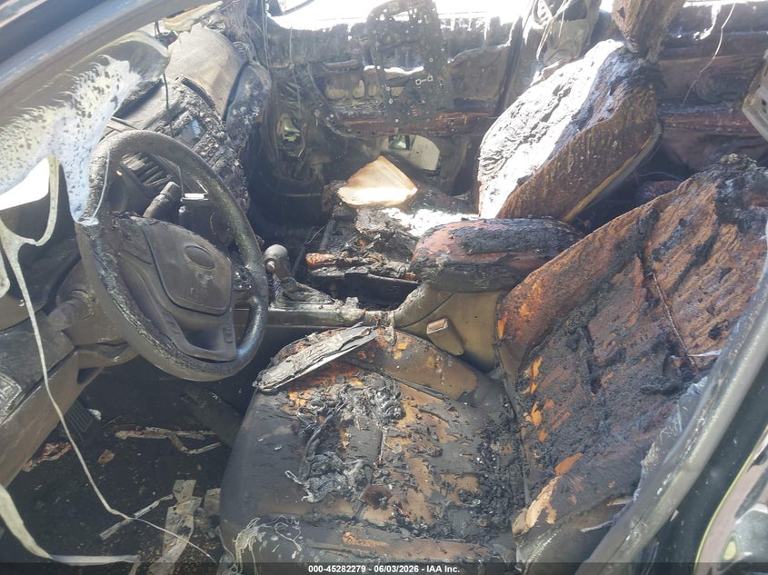 2014 Kia Sorento VIN 5XYKT3A69EG487253 IAAI salvage auction — INTERIOR BURN, Non-Repairable (Maryland), sold $50 on 2026-07-28 (photo 6)