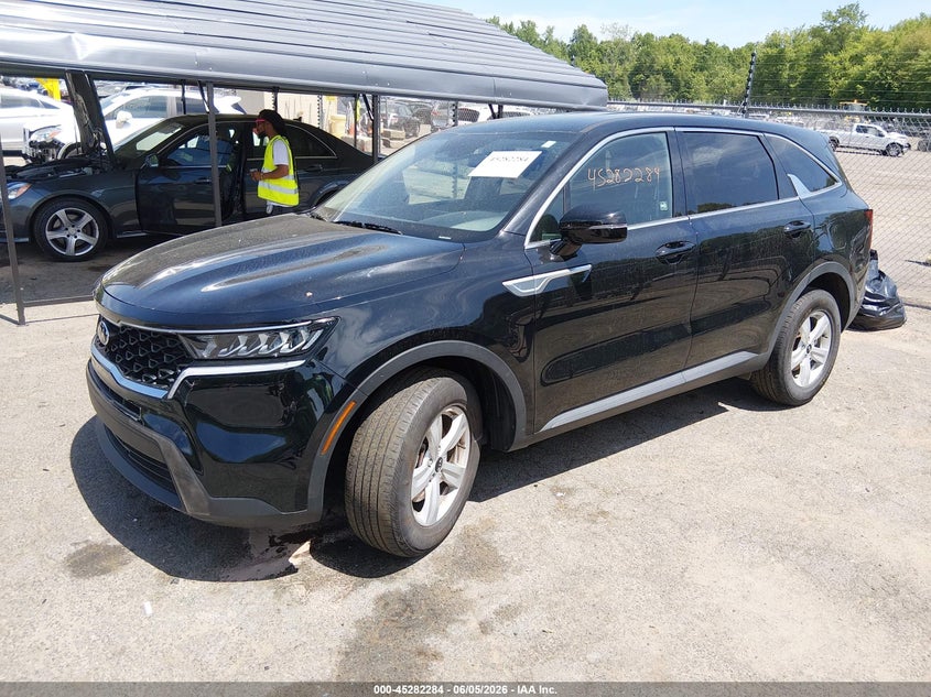 2021 Kia Sorento VIN 5XYRGDLC1MG039731 IAAI salvage auction — RIGHT FRONT, Salvage Title, sold $4,650 on 2026-07-30 (photo 2)
