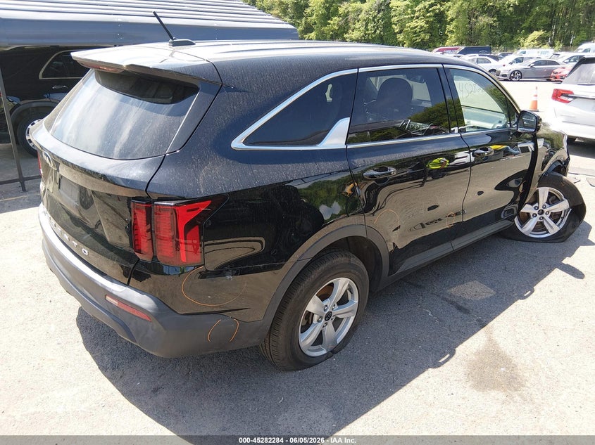 2021 Kia Sorento VIN 5XYRGDLC1MG039731 IAAI salvage auction — RIGHT FRONT, Salvage Title, sold $4,650 on 2026-07-30 (photo 4)