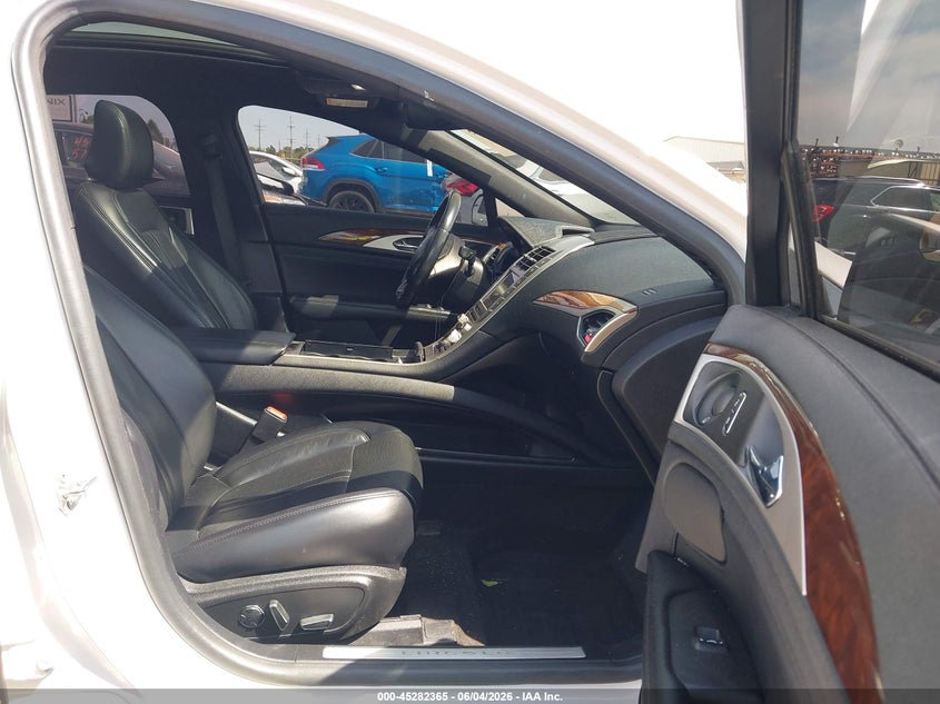 2020 Lincoln Mkz VIN 3LN6L5LU9LR603431 IAAI salvage auction — VANDALISM, Salvage Title, sold $6,600 on 2026-07-09 (photo 5)