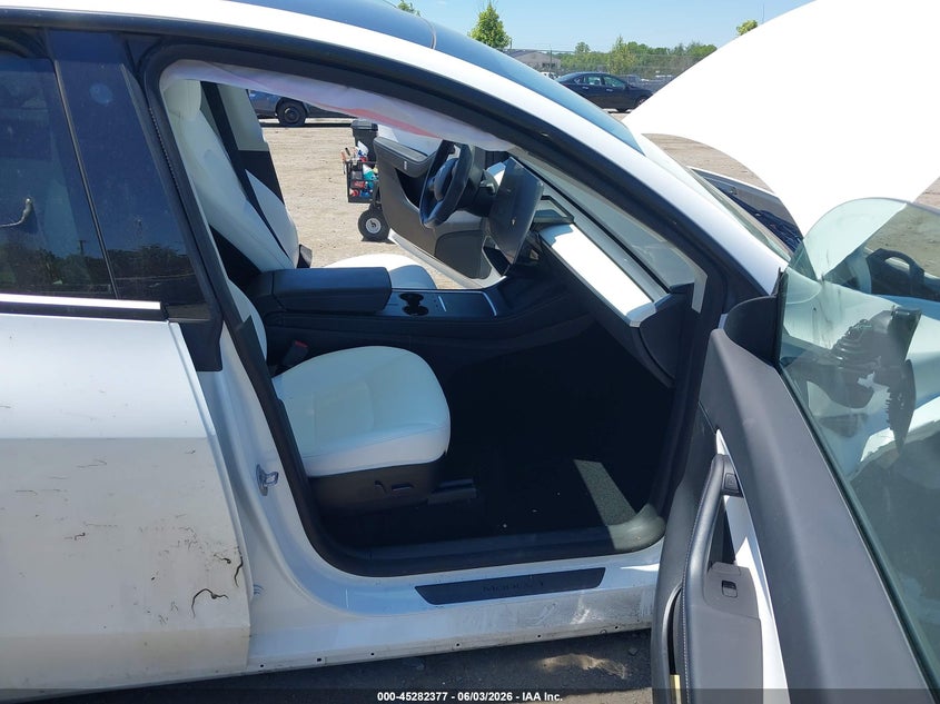 2022 Tesla Model y VIN 7SAYGDEE4NF440065 IAAI salvage auction — LEFT & RIGHT, Salvage Title, sold $7,975 on 2026-07-30 (photo 5)
