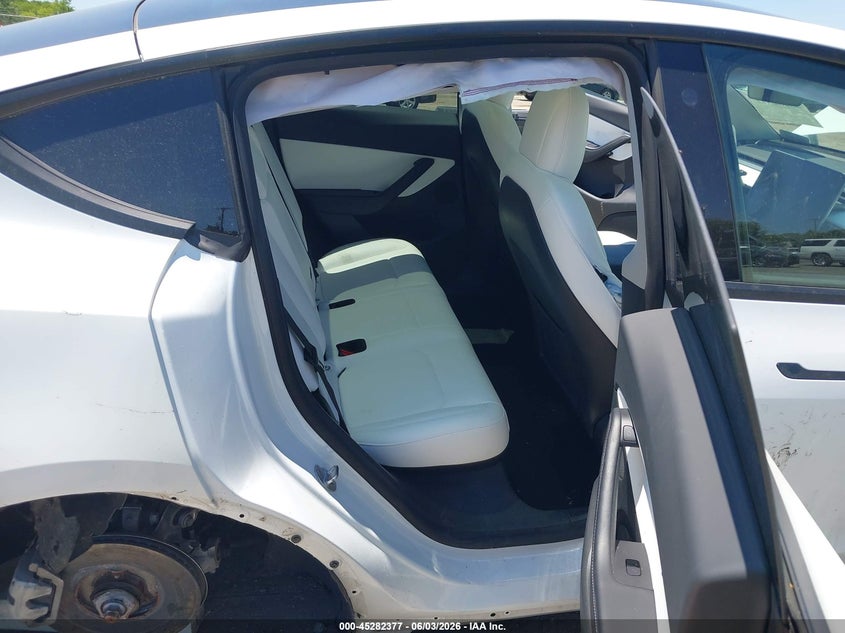 2022 Tesla Model y VIN 7SAYGDEE4NF440065 IAAI salvage auction — LEFT & RIGHT, Salvage Title, sold $7,975 on 2026-07-30 (photo 8)