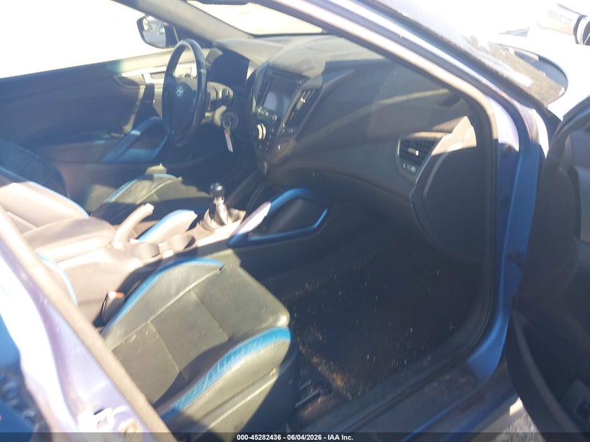 2016 Hyundai Veloster VIN KMHTC6AE2GU260254 IAAI salvage auction — REAR END, Salvage Title, sold $825 on 2026-07-21 (photo 5)