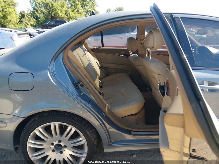 2007 Mercedes-benz E-class VIN WDBUF56XX7B127305 IAAI salvage auction — NORMAL WEAR, Clear (Maryland), sold $425 on 2026-07-09 (photo 8)