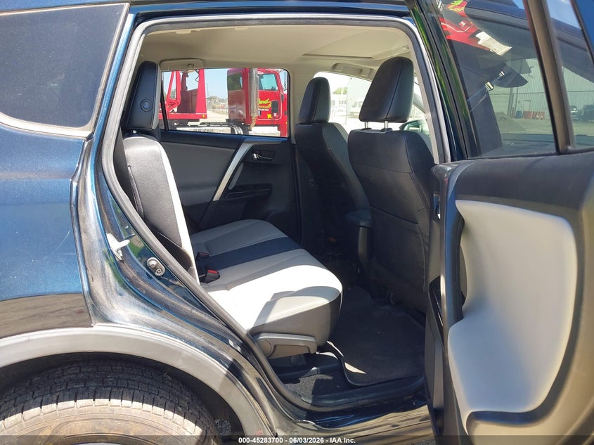 2018 Toyota Rav 4 VIN JTMYFREV2JD131192 IAAI salvage auction — RIGHT SIDE, Salvage Title, sold $6,600 on 2026-07-16 (photo 8)