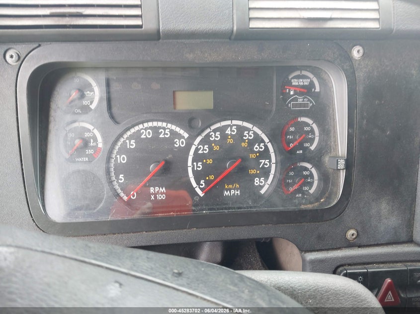 2012 Freightliner Cascadia 125 VIN 1FUJGLBG9CSBV6456 IAAI salvage auction — REPOSSESSION, Clear (Florida), sold $2,000 on 2026-09-02 (photo 5)