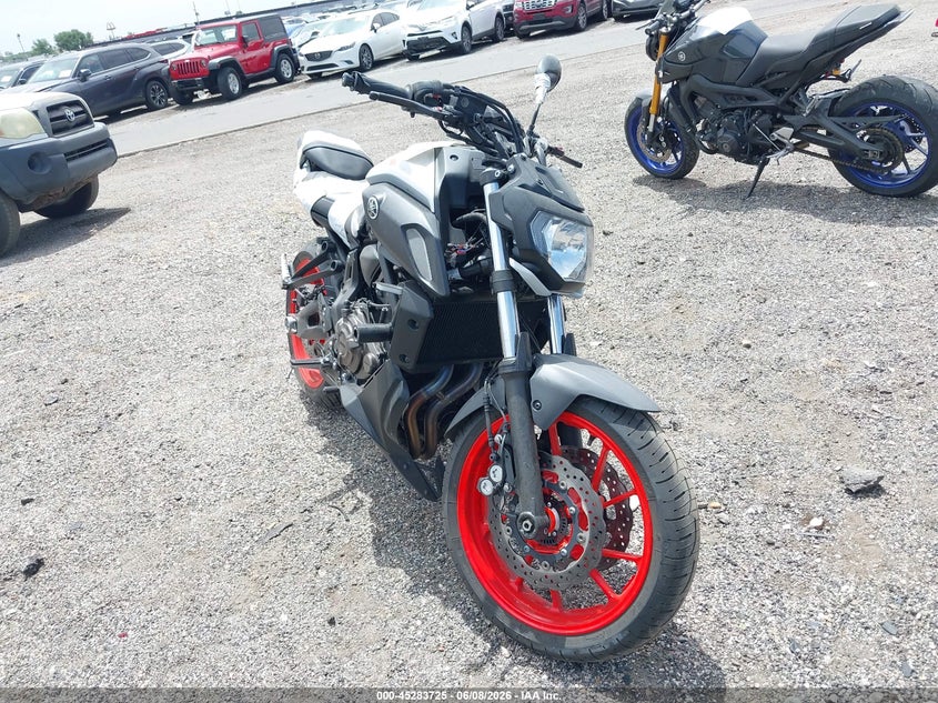2019 Yamaha Mt VIN JYARM27E9KA004128 IAAI salvage auction — RIGHT SIDE, Salvage Title, sold $2,825 on 2026-07-22 (photo 1)