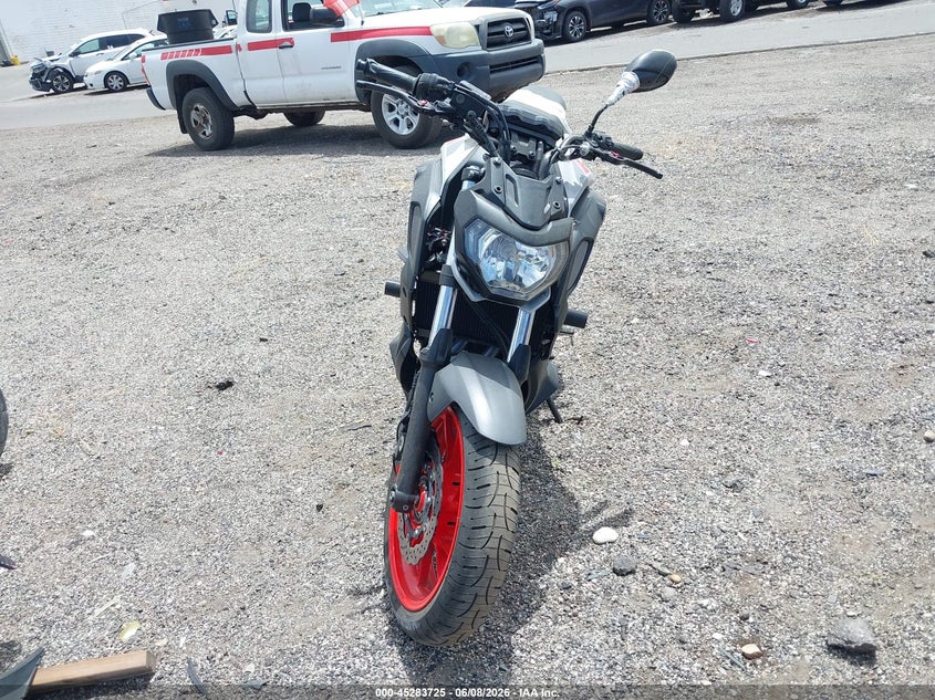 2019 Yamaha Mt VIN JYARM27E9KA004128 IAAI salvage auction — RIGHT SIDE, Salvage Title, sold $2,825 on 2026-07-22 (photo 5)