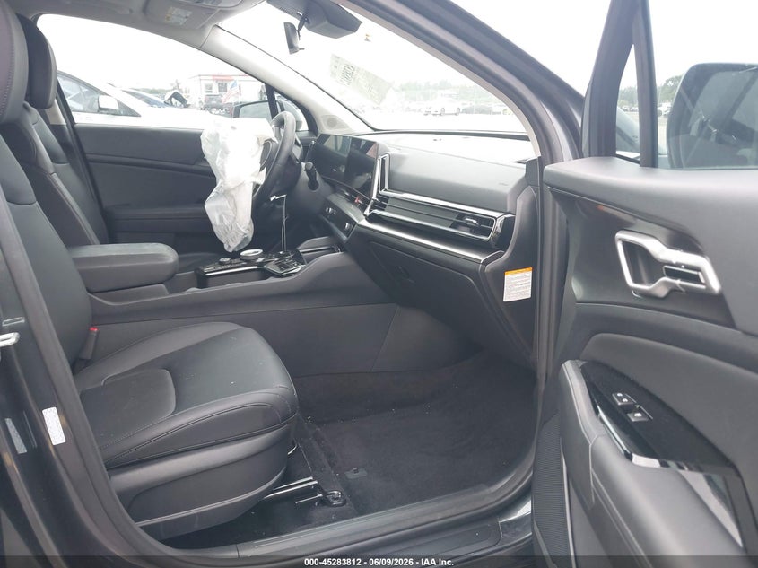 2024 Kia Sportage VIN KNDPVCDG1R7146307 IAAI salvage auction — LEFT FRONT, Salvage Title, sold $10,000 on 2026-07-16 (photo 5)