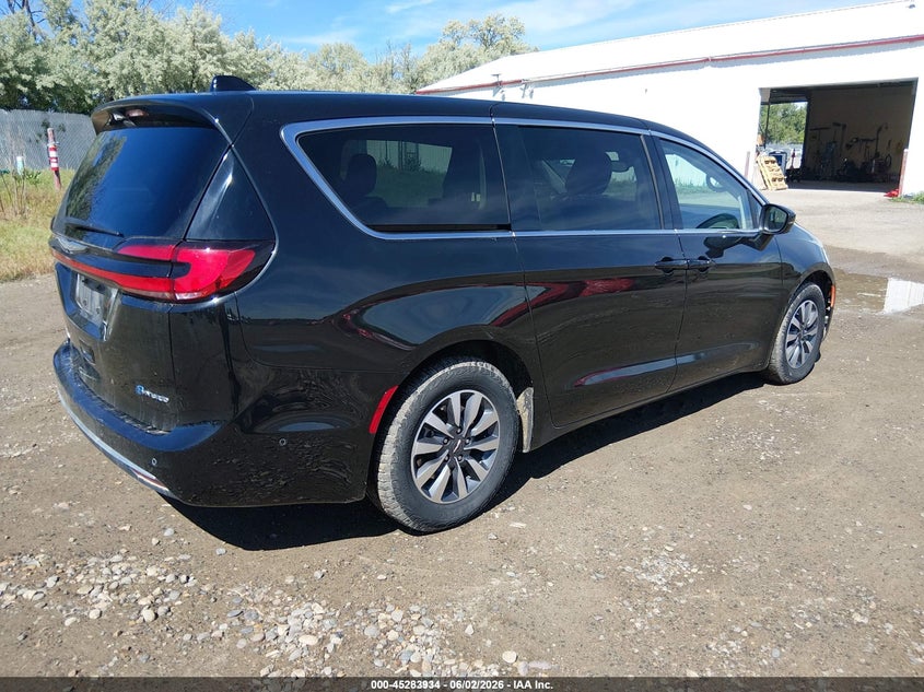 2023 Chrysler Pacifica VIN 2C4RC1L75PR572694 IAAI salvage auction — NORMAL WEAR, Sf97 (Montana), sold $25 on 2026-08-05 (photo 4)