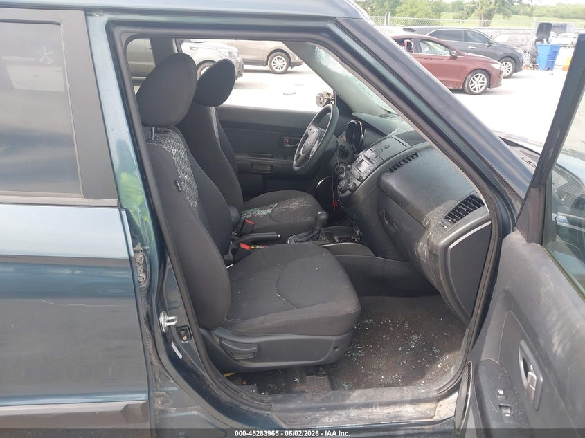 2011 Kia Soul VIN KNDJT2A28B7203655 IAAI salvage auction — LEFT FRONT, Salvage (Iowa), sold $650 on 2026-07-14 (photo 5)