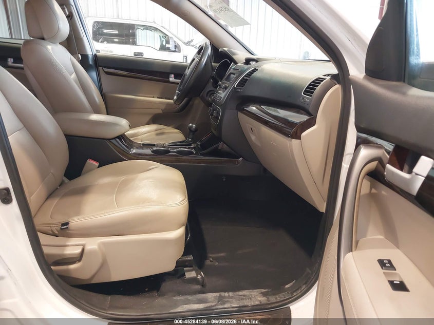 2015 Kia Sorento VIN 5XYKTDA73FG595156 IAAI salvage auction — NORMAL WEAR, Clear (Utah), sold $675 on 2026-07-20 (photo 5)