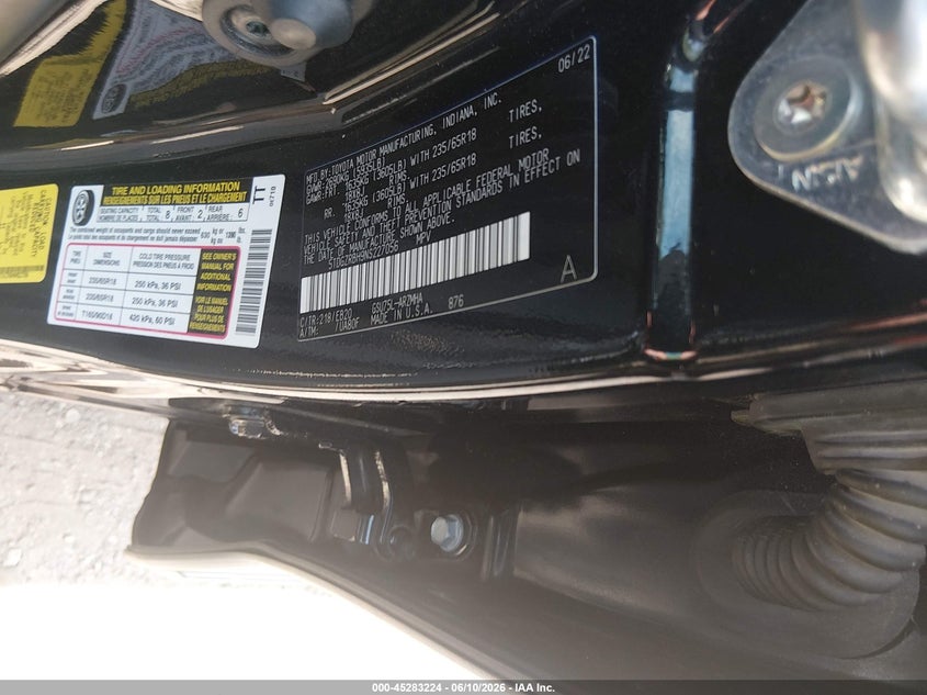 2022 Toyota Highlander VIN 5TDGZRBH9NS227056 IAAI salvage auction — REAR END, Salvage (Rhode Island), sold $9,900 on 2026-07-28 (photo 9)