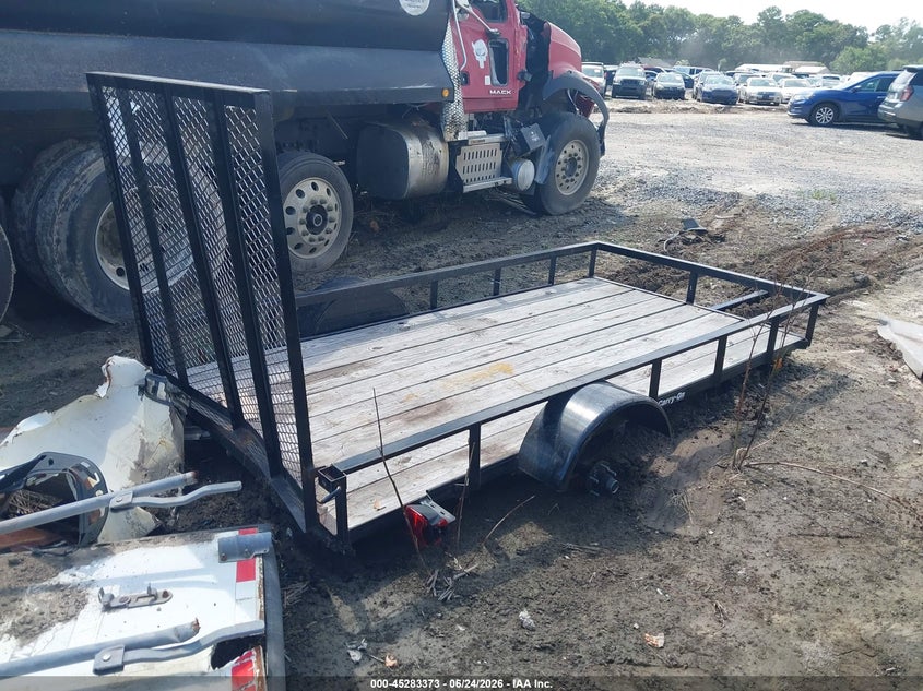 2023 Utility trailer mfg Other VIN 4YMBU1013PG055343 IAAI salvage auction — SIDE, Bos Undocumented Trailer (South Carolina), sold $400 on 2026-07-07 (photo 4)